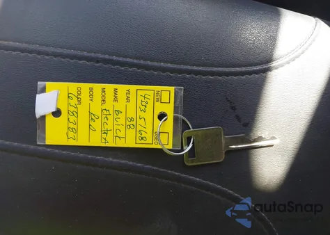 1988 Buick Electra T-Type z USA, uszkodzony, nr VIN 1G4CF51C7J1638383